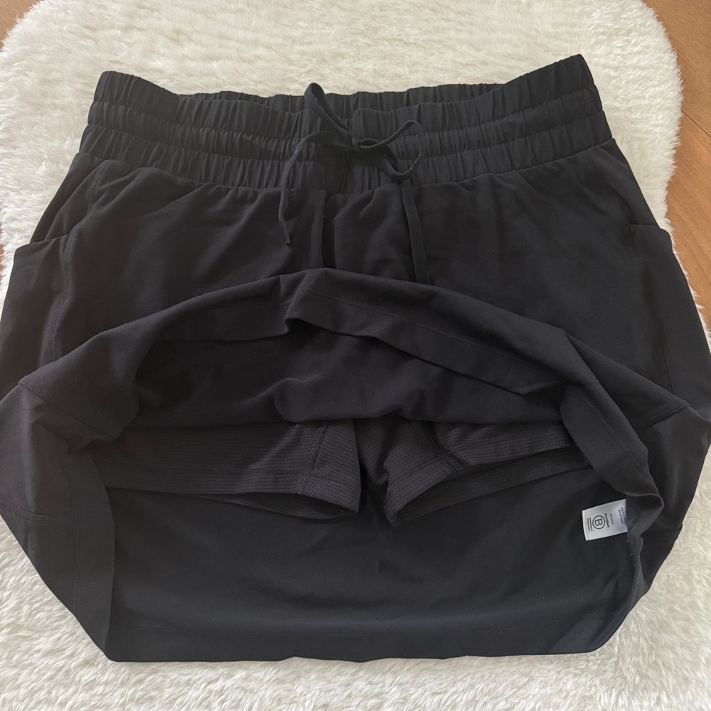 Black Athleta Excursion skort, size small - image 2